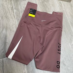 NWT Nike Dry-Fit Mid Rise Tight Fit 7/8 Length Running Leggings